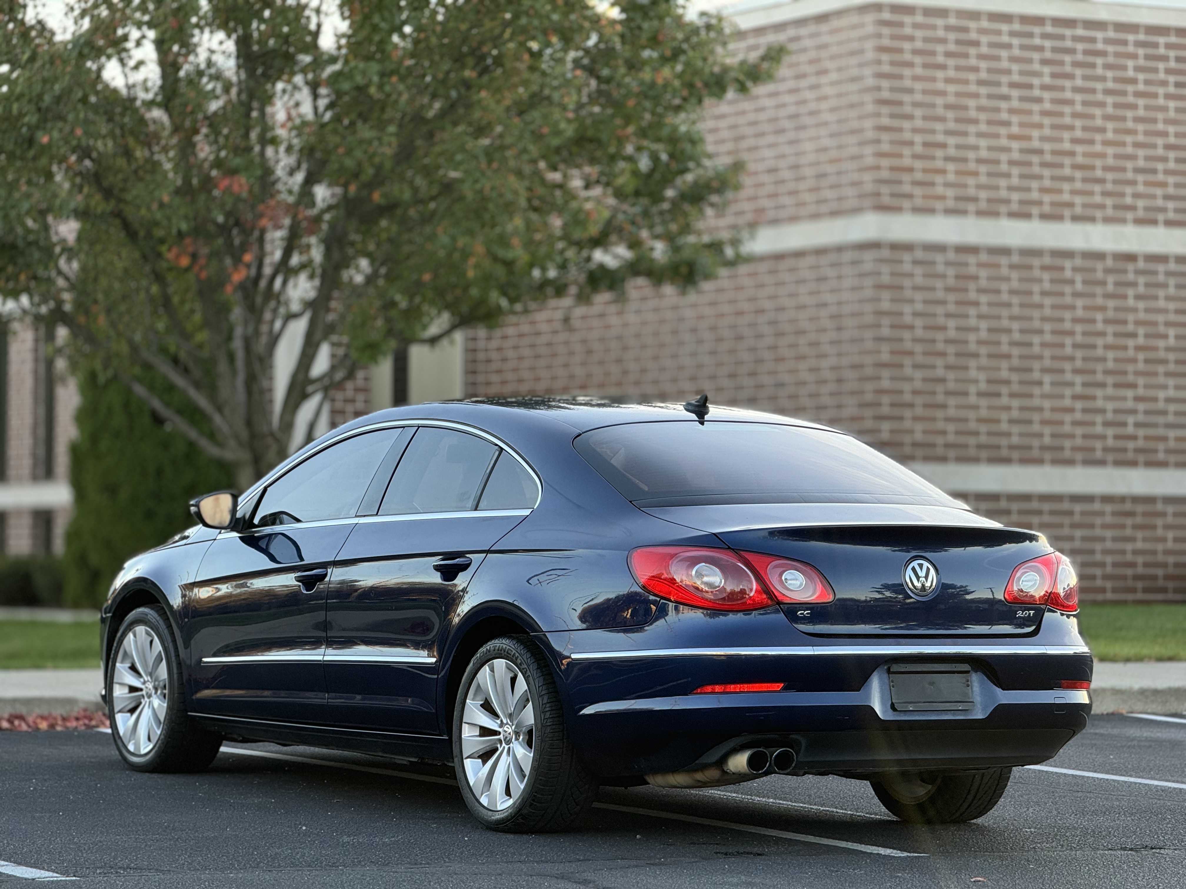Used 2010 Volkswagen CC Sport FWD image 11