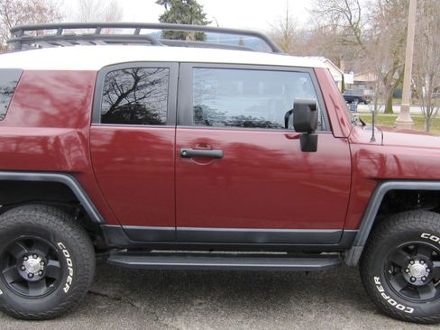 Used 2008 Toyota FJ Cruiser 4WD image 14