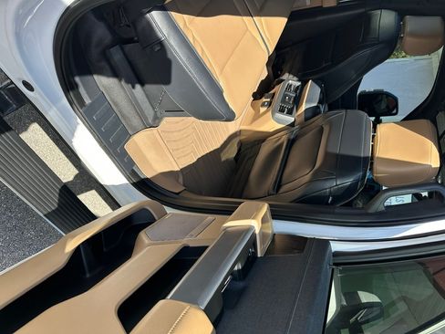 Used 2023 Ford F350 Lariat w/ Lariat Ultimate Package image 16