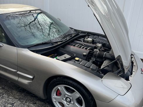 Used 1999 Chevrolet Corvette Coupe w/ Memory Pkg image 13