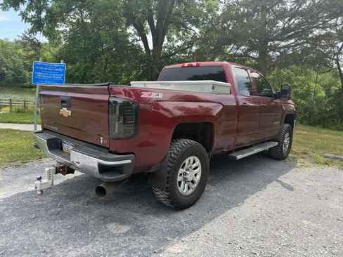 Used 2017 Chevrolet Silverado 2500 LT w/ LT Convenience Package AWD/4WD image 8