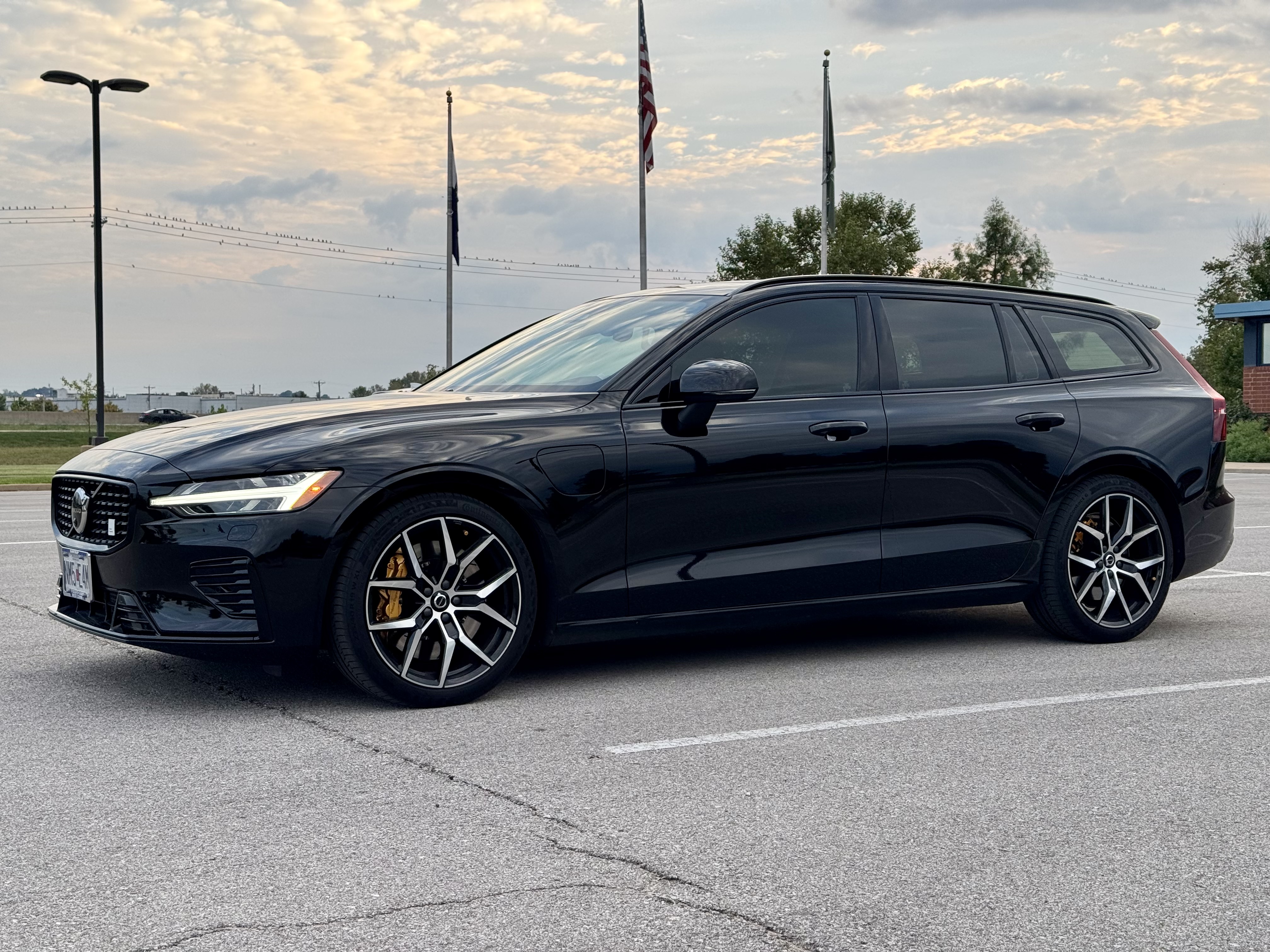 Used 2024 Volvo V60 T8 Polestar AWD/4WD image 1