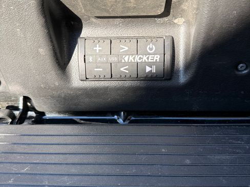 Used 2019 GMC Sierra 1500 AT4 w/ Off Road Performance Package image 15