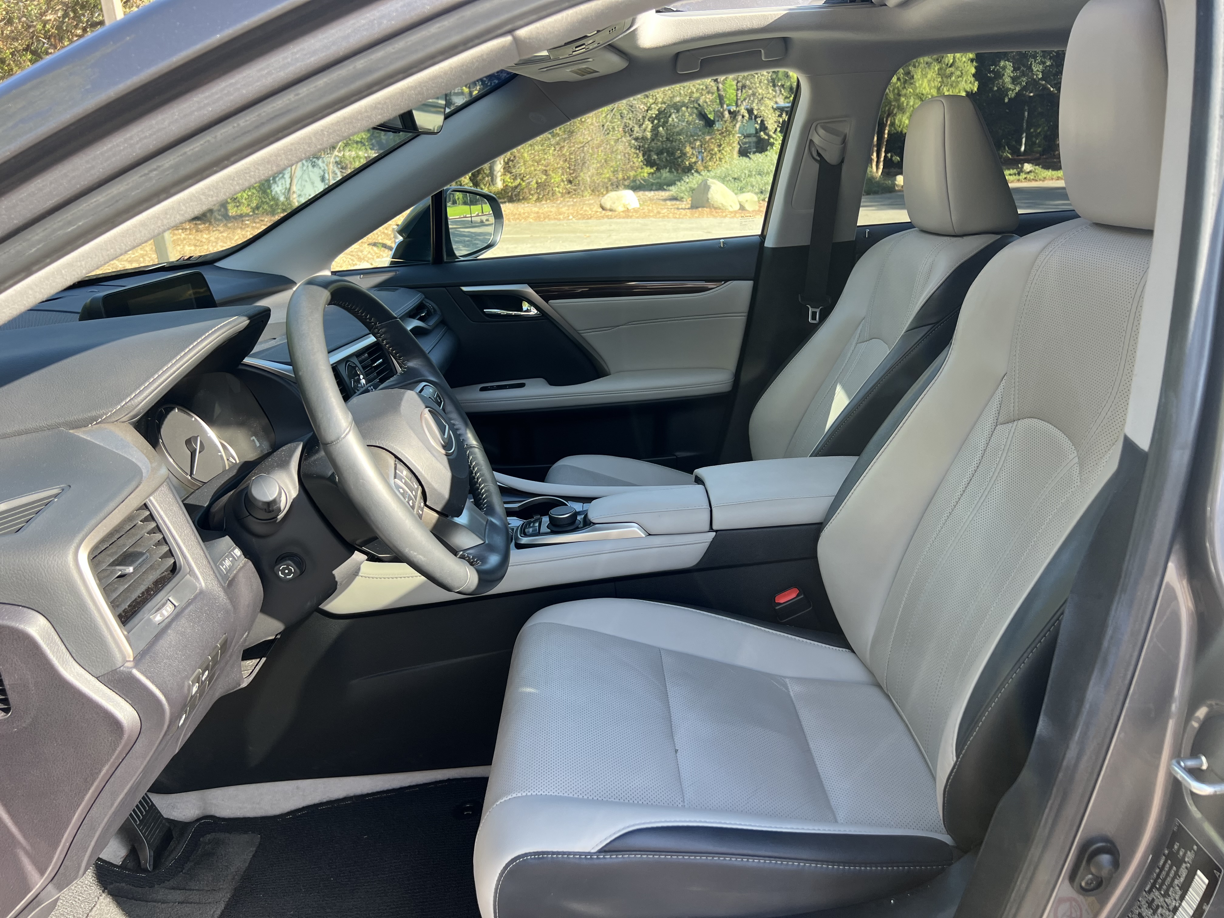 Used 2017 Lexus RX 350 FWD w/ Premium Package image 19