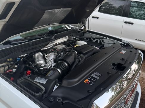 Used 2019 GMC Sierra 3500 Denali AWD/4WD image 9