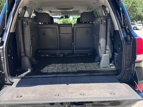 Used 2011 Toyota Land Cruiser w/ Upgrade Pkg image 11