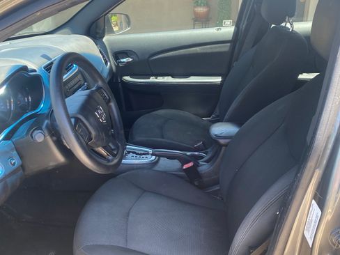 Used 2013 Dodge Avenger SE FWD image 6