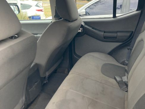 Used 2014 Nissan Xterra X image 6