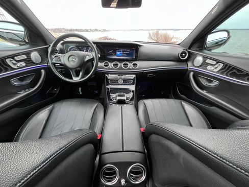 Used 2017 Mercedes-Benz E 300 4MATIC image 5