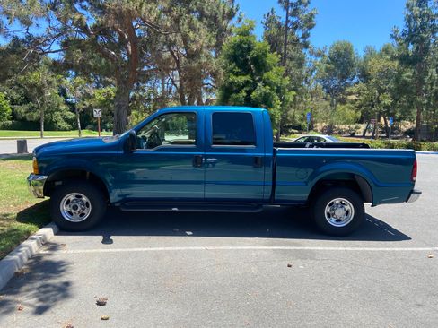 Used 2000 Ford F250 4x4 Crew Cab Super Duty image 1