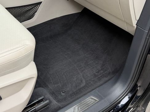 Used 2018 Volkswagen Atlas SEL w/ R-Line Package image 25