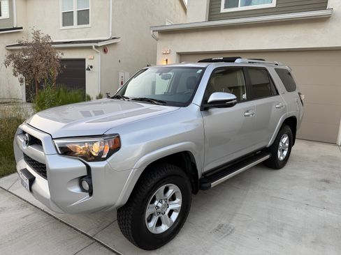 Used 2018 Toyota 4Runner SR5 Premium image 1