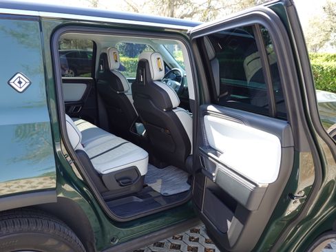 Used 2023 Rivian R1S Adventure image 18