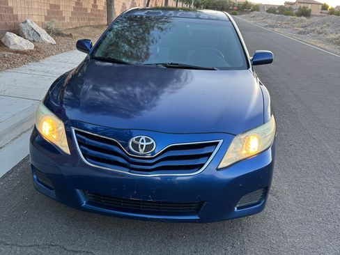 Used 2010 Toyota Camry LE FWD image 2