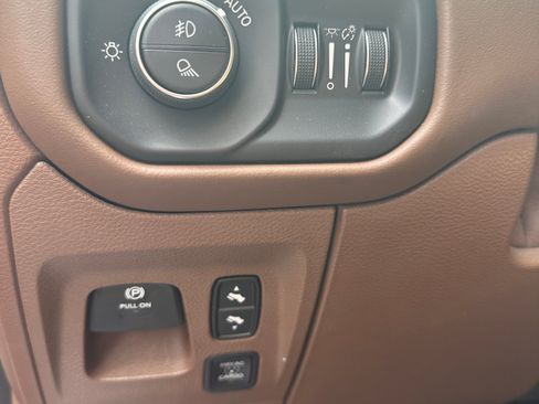 Used 2020 RAM 1500 Limited image 18