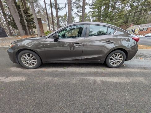 Used 2014 MAZDA MAZDA3 i Grand Touring image 8