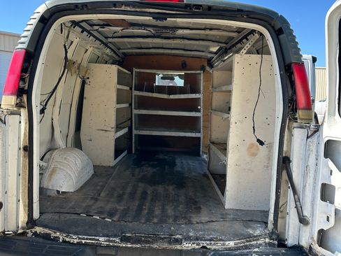 Used 1999 Chevrolet Express 1500 image 13