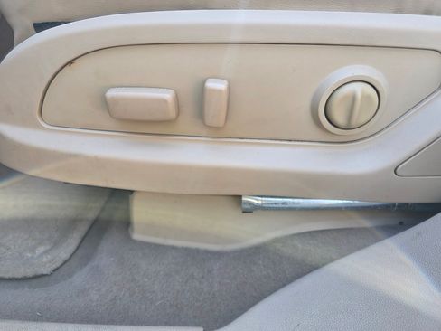 Used 2012 Buick Enclave Premium image 11