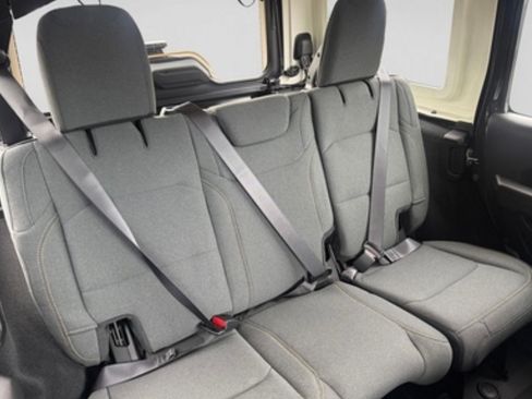 Used 2025 Jeep Wrangler Unlimited Sport AWD/4WD image 9