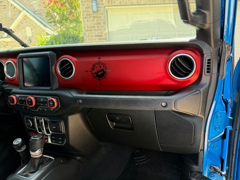 Used 2020 Jeep Gladiator Rubicon AWD/4WD image 11