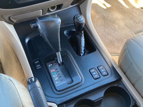 Used 1999 Toyota Land Cruiser image 18