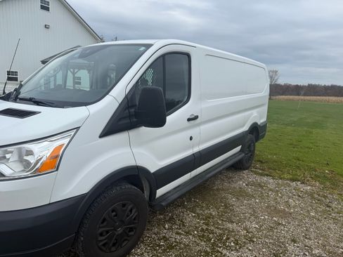 Used 2018 Ford Transit 250 130 Low Roof w/ Exterior Upgrade Package image 5