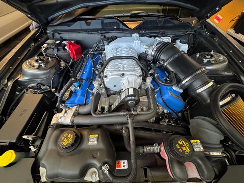 Used 2013 Ford Mustang Shelby GT500 RWD image 26