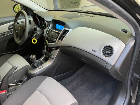 Used 2016 Chevrolet Cruze LS FWD image 13