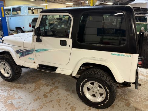 Used 1994 Jeep Wrangler SE AWD/4WD image 25