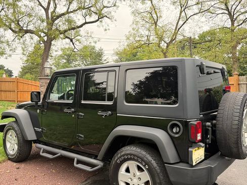 Used 2010 Jeep Wrangler Unlimited Sport AWD/4WD image 2