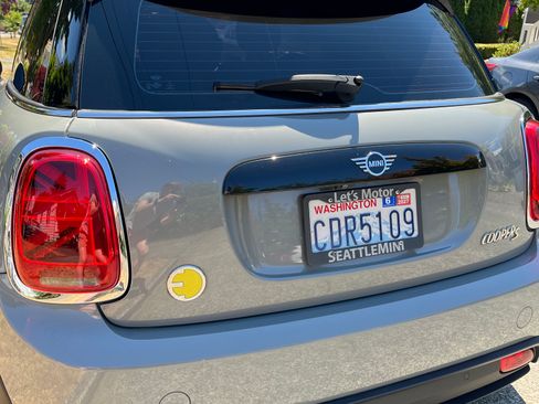 Used 2022 MINI Cooper SE FWD image 9
