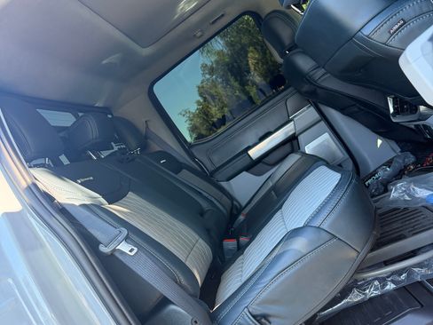 Used 2024 Ford F250 Limited w/ FX4 Off-Road Package image 2