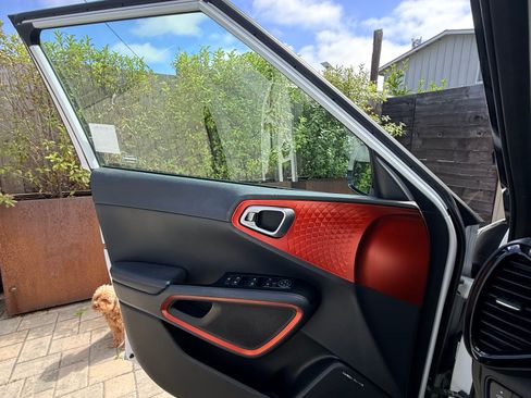 Used 2020 Kia Soul GT-Line Turbo FWD image 6