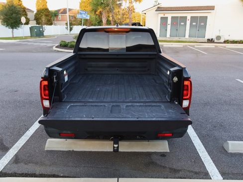 Used 2017 Honda Ridgeline Black Edition image 9