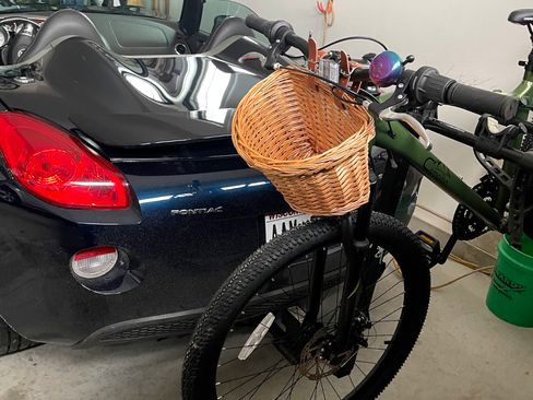 Used 2007 Pontiac Solstice Convertible w/ Premium Package image 16