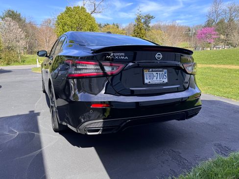Used 2022 Nissan Maxima SR w/ Sport Mat Group FWD image 6