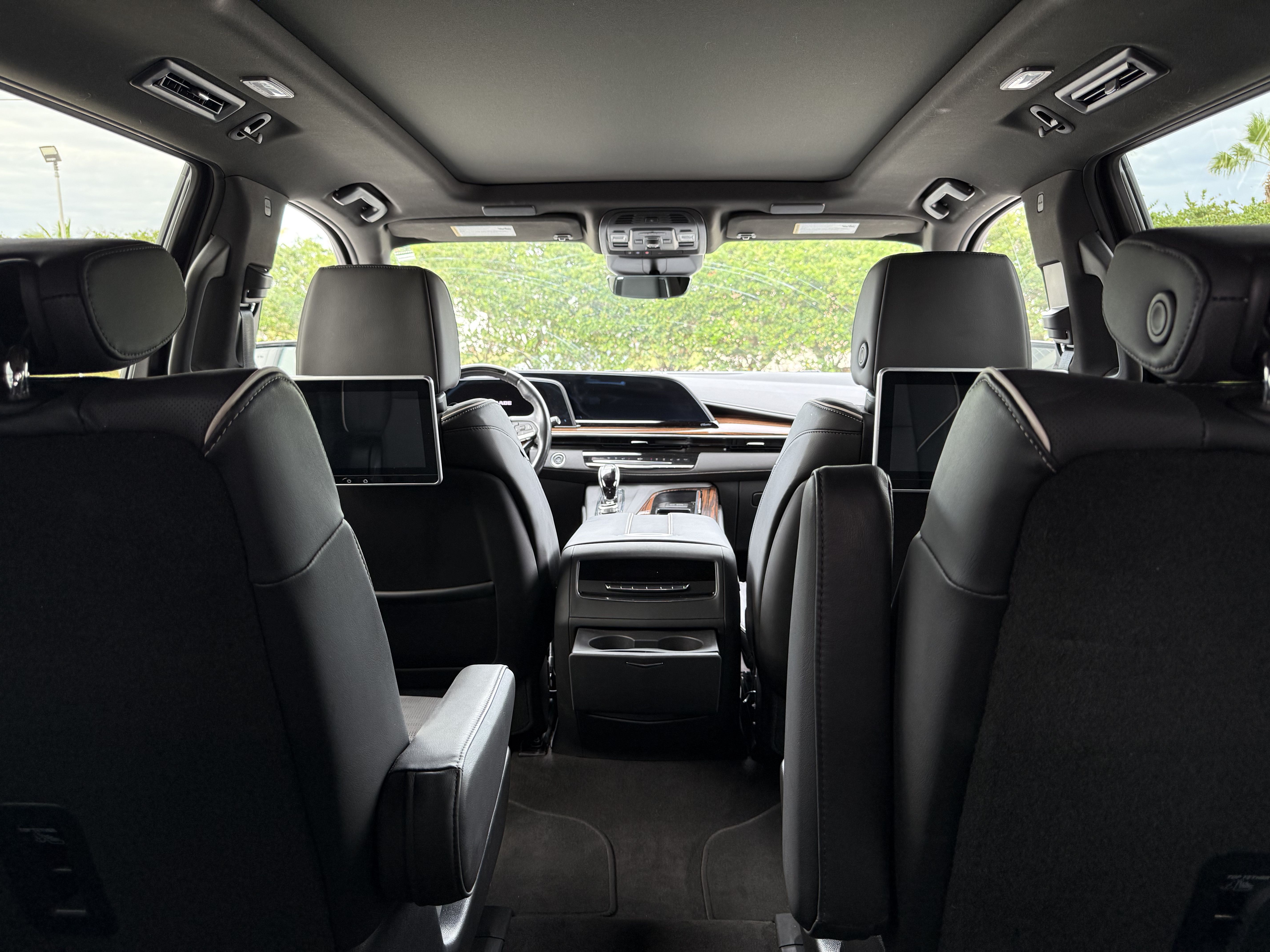 Used 2023 Cadillac Escalade Premium Luxury w/ Performance Package RWD image 10