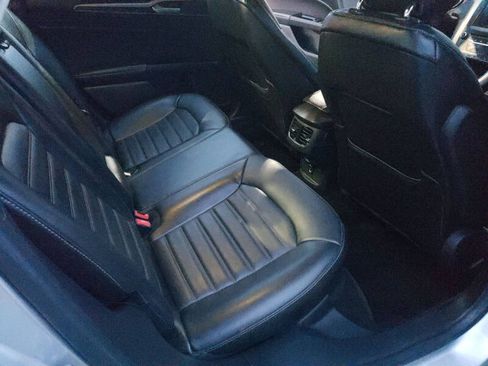 Used 2016 Ford Fusion SE w/ Equipment Group 202A image 8