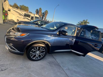 Used 2017 Mitsubishi Outlander ES