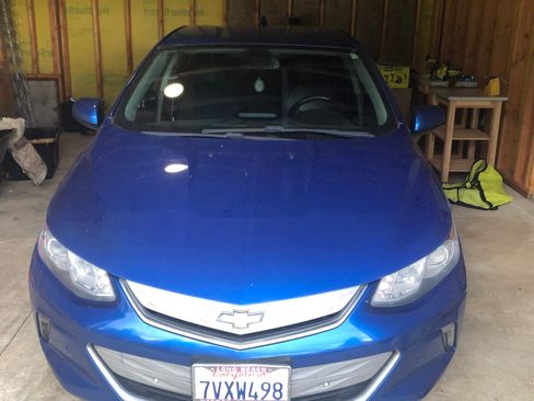 Used 2017 Chevrolet Volt Premier image 2