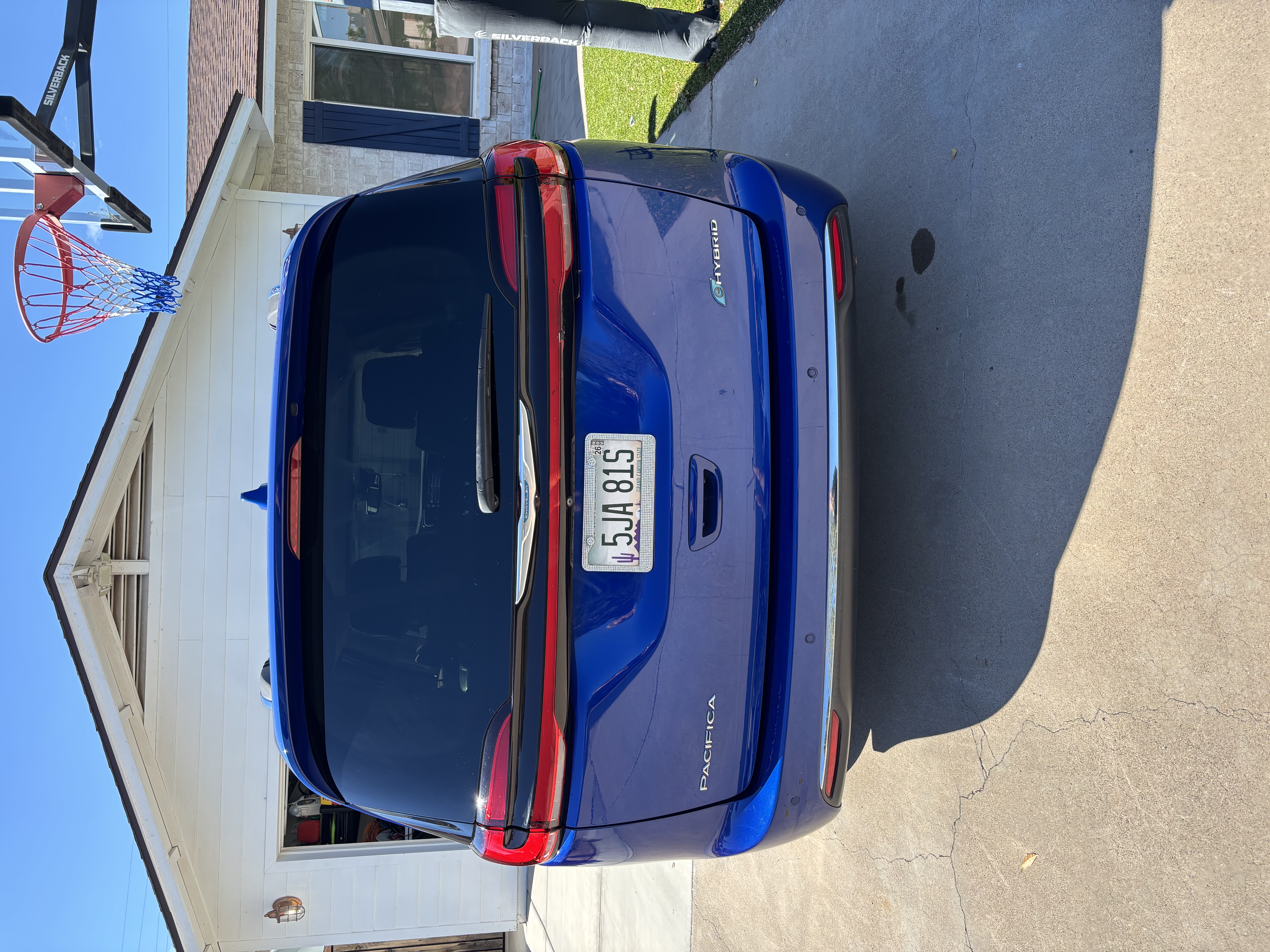 Used 2021 Chrysler Pacifica Touring-L FWD image 5