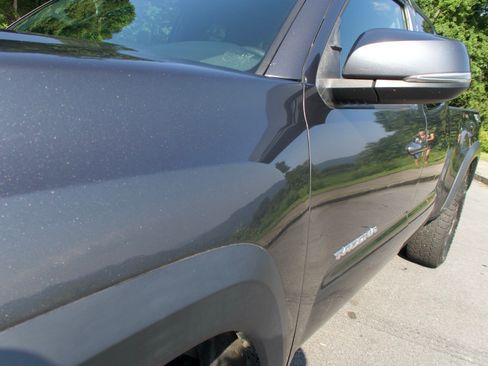 Used 2020 Toyota Tacoma TRD Off-Road AWD/4WD image 9