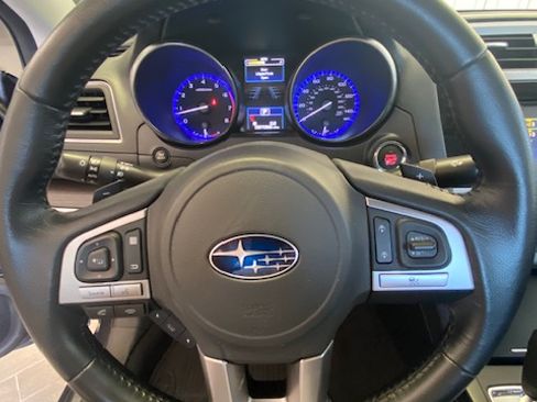 Used 2015 Subaru Legacy 2.5i Limited AWD/4WD image 10
