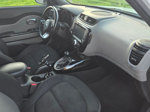 Used 2019 Kia Soul + w/ Audio Package image 6