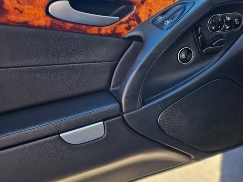 Used 2009 Mercedes-Benz SL 550 SL 550 Roadster 2D image 17