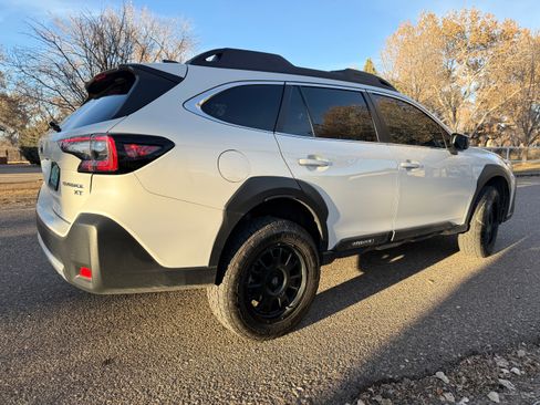 Used 2023 Subaru Outback Limited XT image 4