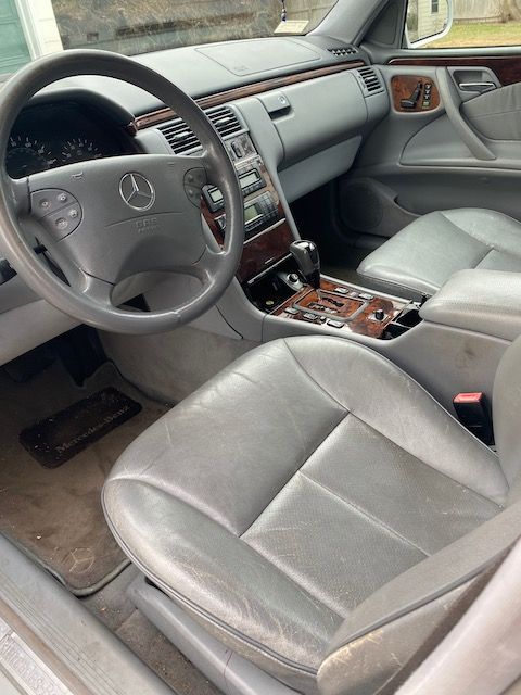 Used 2001 Mercedes-Benz E 320 Wagon image 9
