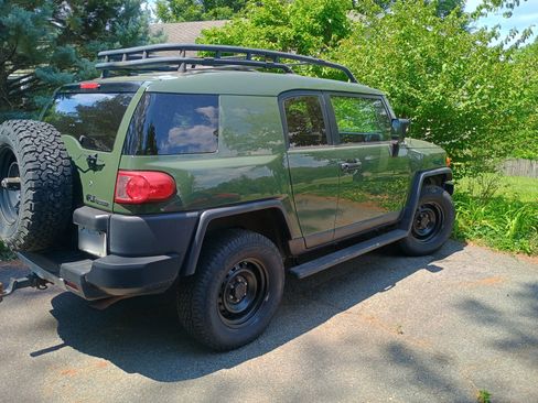 Used 2011 Toyota FJ Cruiser 4WD w/ Upgrade Pkg 3 image 5