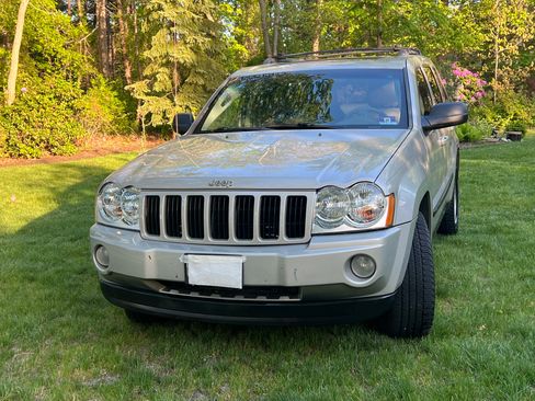 Used 2007 Jeep Grand Cherokee Laredo AWD/4WD image 4