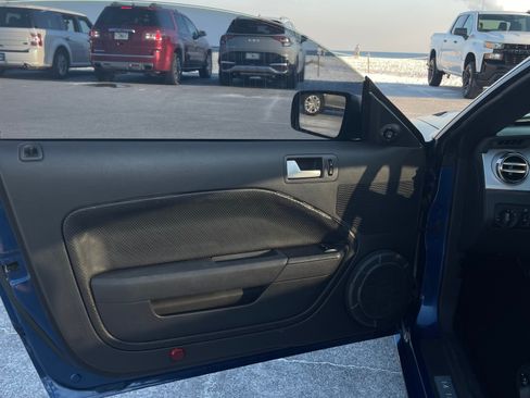 Used 2006 Ford Mustang GT Premium image 25